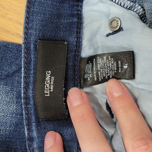 Express Jean Legging Mid Rise in long - Picture 3 of 4